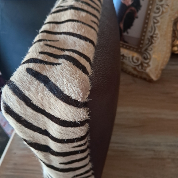 Zebra Print Horse Hair Crossbody Bag with Multicolor Stripe - Picture 12 of 16